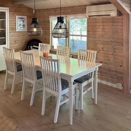 Three-bedroom In Vaggerlose